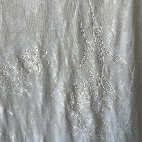 Chico’s white lined subtle floral print top with elbow-length sleeves, sz 3 (XL) - Picture 4 of 7